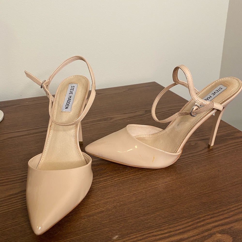 STEVE MADDEN  Ankle Strap Pump
